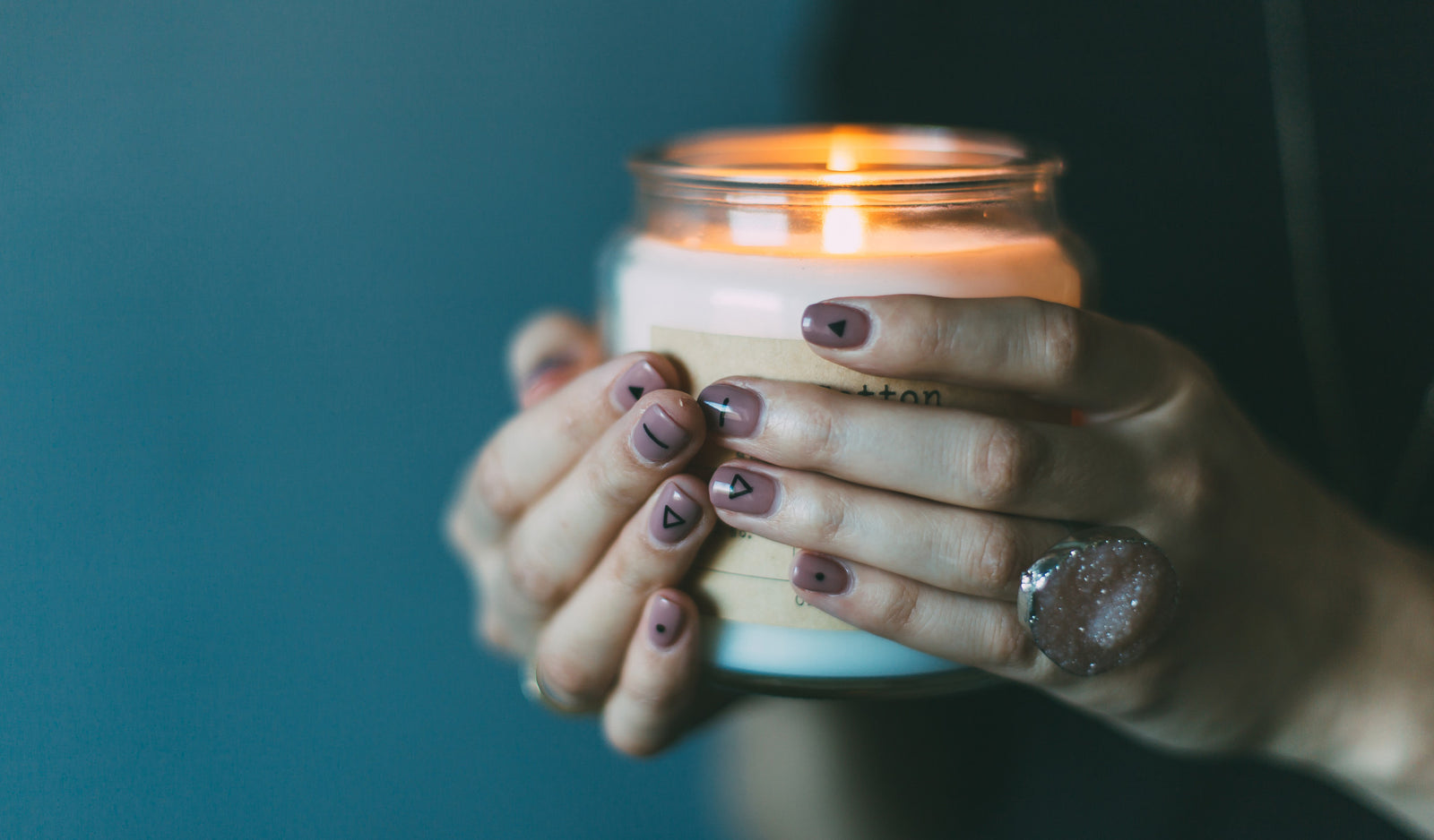 Homemade Essential Oil Soy Candles - DIY Home Decor Project