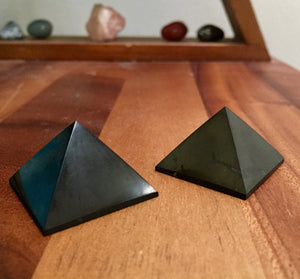 Shungite Mini Pyramid - Sparkle Rock Pop